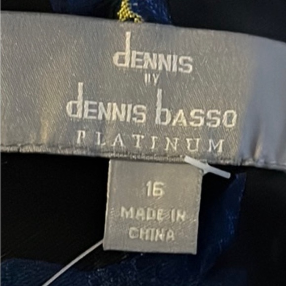 Dennis Basso Women's Floral Jacquard Cropped Jacket - Picture 9 of 11